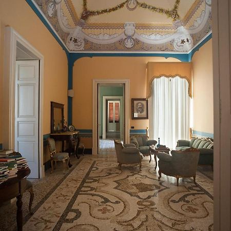 Palazzo Francesco Grassi Bed and Breakfast Aradeo Eksteriør billede