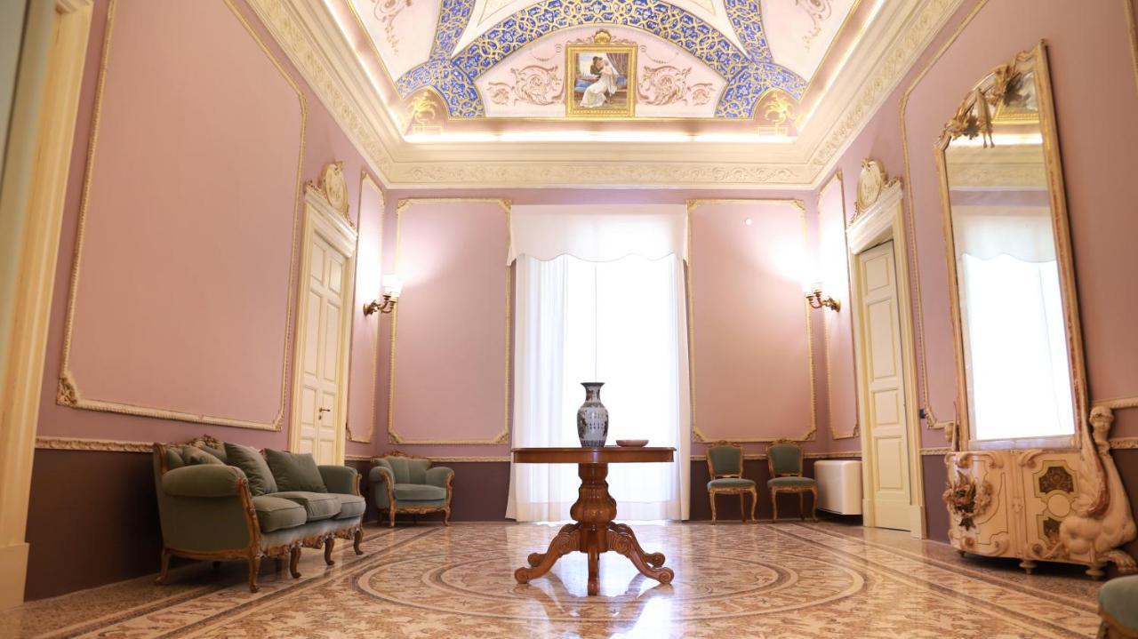 Palazzo Francesco Grassi Bed and Breakfast Aradeo Eksteriør billede