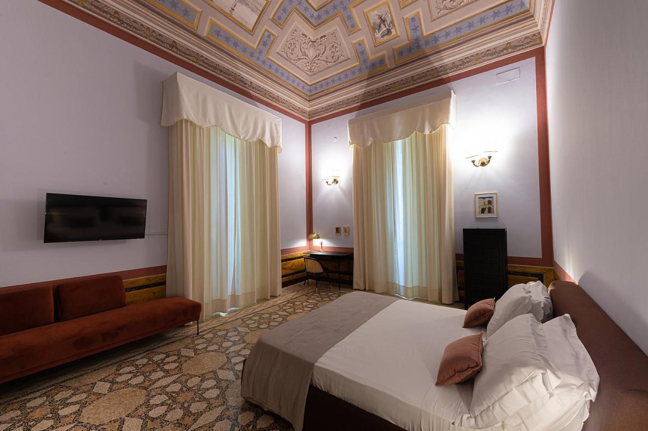 Palazzo Francesco Grassi Bed and Breakfast Aradeo Eksteriør billede