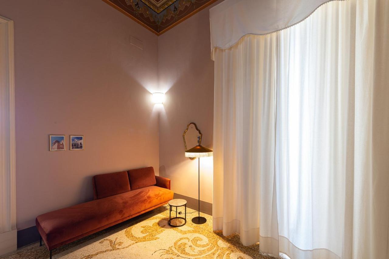 Palazzo Francesco Grassi Bed and Breakfast Aradeo Eksteriør billede