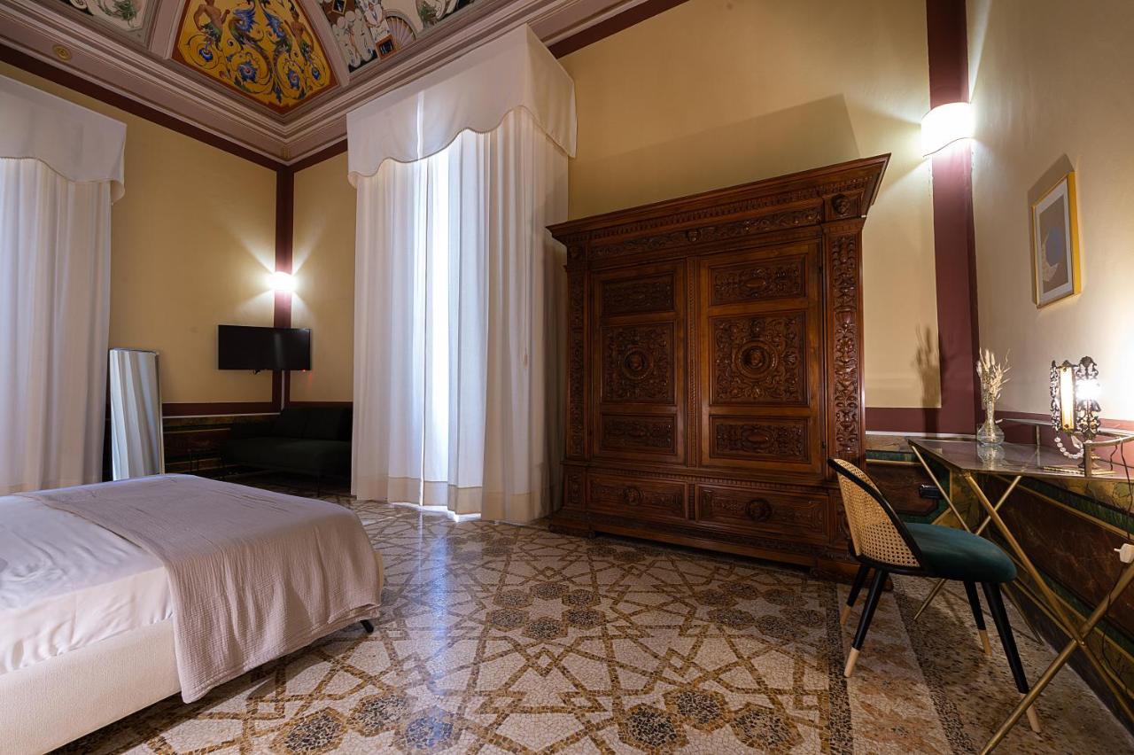 Palazzo Francesco Grassi Bed and Breakfast Aradeo Eksteriør billede