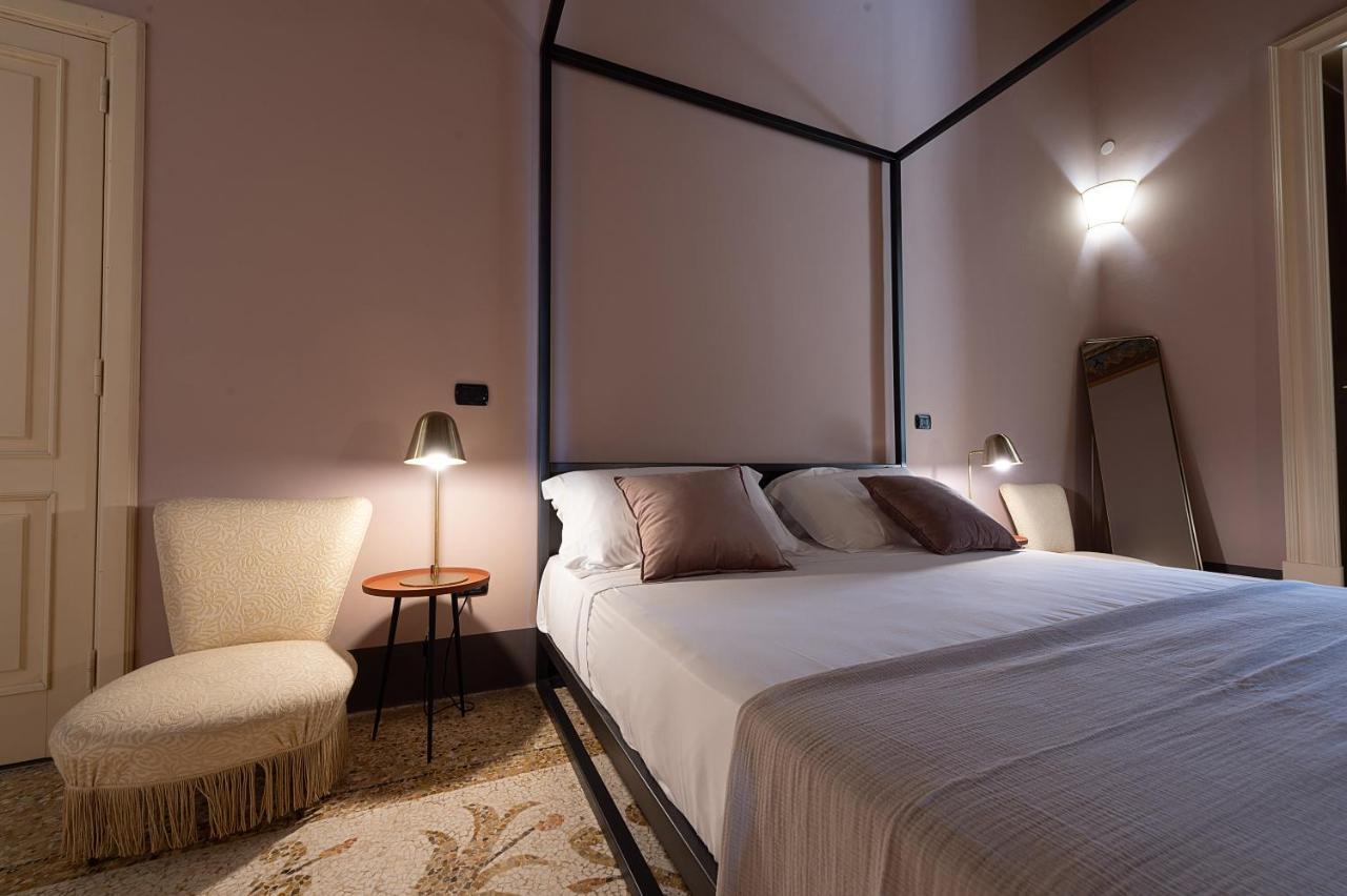 Palazzo Francesco Grassi Bed and Breakfast Aradeo Eksteriør billede