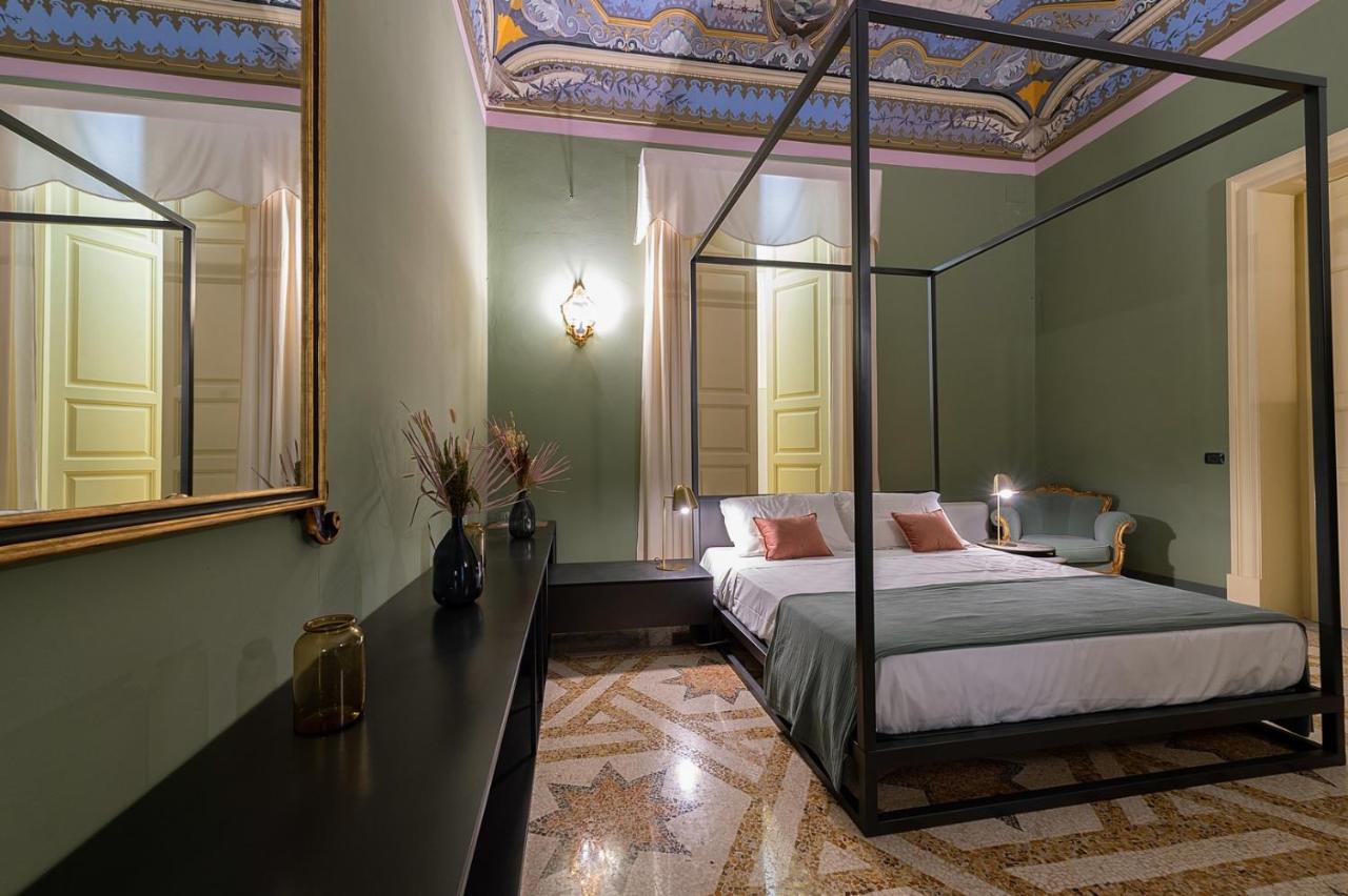 Palazzo Francesco Grassi Bed and Breakfast Aradeo Eksteriør billede