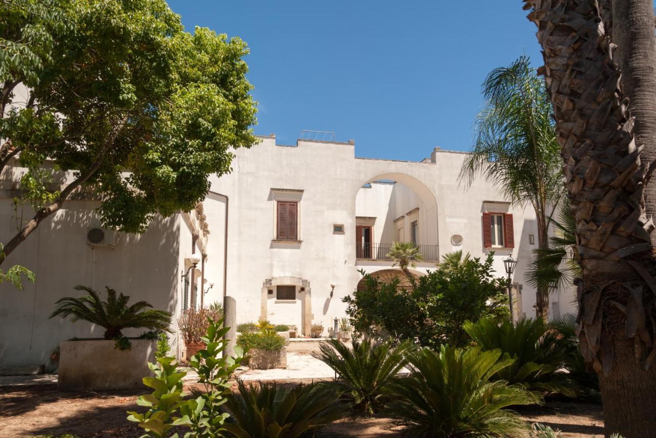 Palazzo Francesco Grassi Bed and Breakfast Aradeo Eksteriør billede